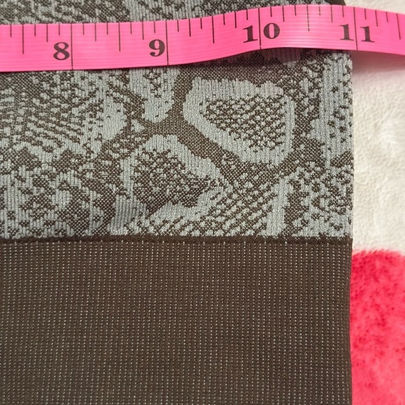 NWOT Bombshell Sportswear Sz XS Brown Snakeskin Sports Bra Racerback ~ - Picture 5 of 8